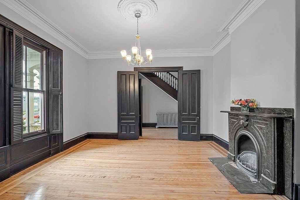 42 Highland St - Photo 6 of 26