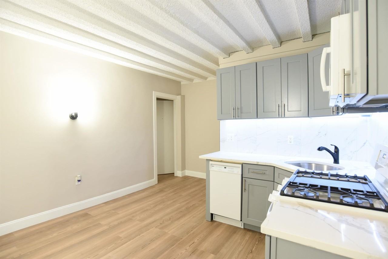 285 Orchard Terrace #A3 - Photo 6 of 13