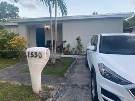 1530 Ne 180th St - Photo 1 of 1