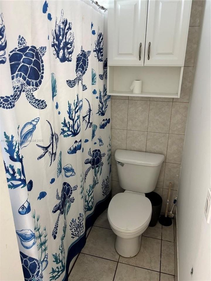 211 Ne 8th Ave #103 - Photo 7 of 9