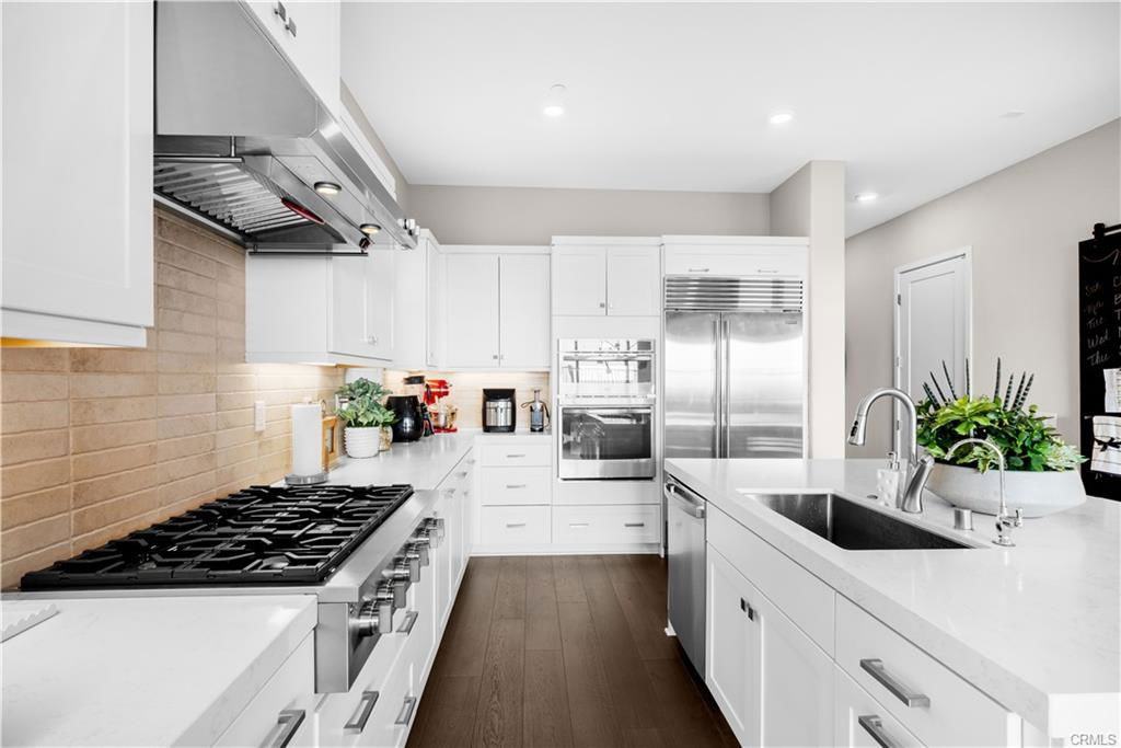 545 Serrano Summit Drive - Photo 3 of 8