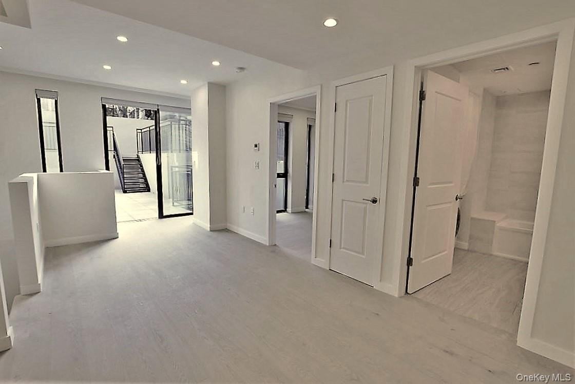 4126 44th St #1A - Photo 5 of 38