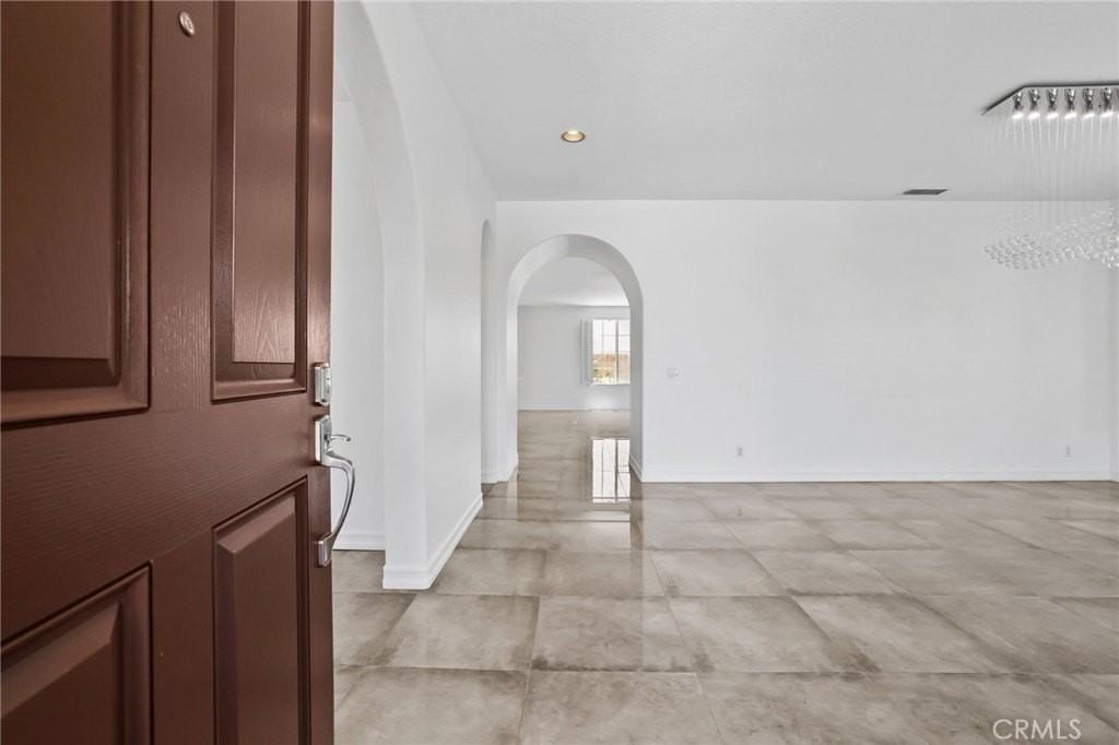 5142 Pearce Dr - Photo 4 of 50