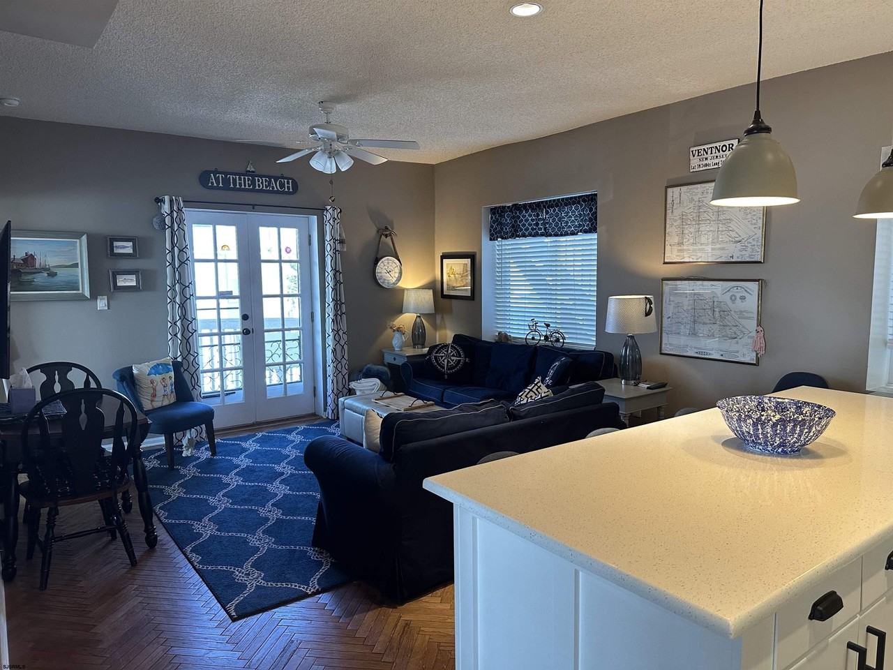 25 S Surrey Ave - Photo 3 of 24