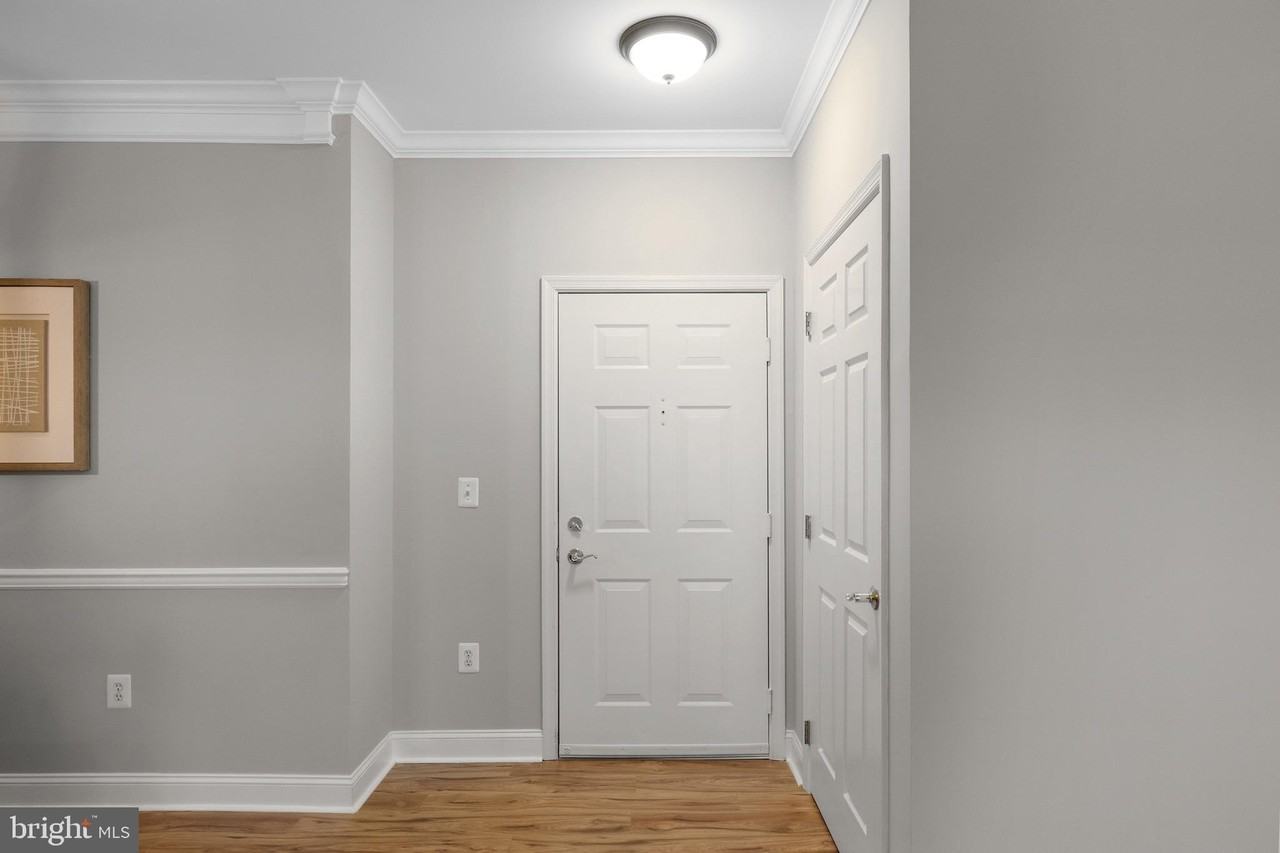 2540 Kensington Gdns Unit 204 #204 - Photo 6 of 45