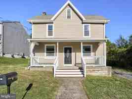 featured image of 30 E Pine St