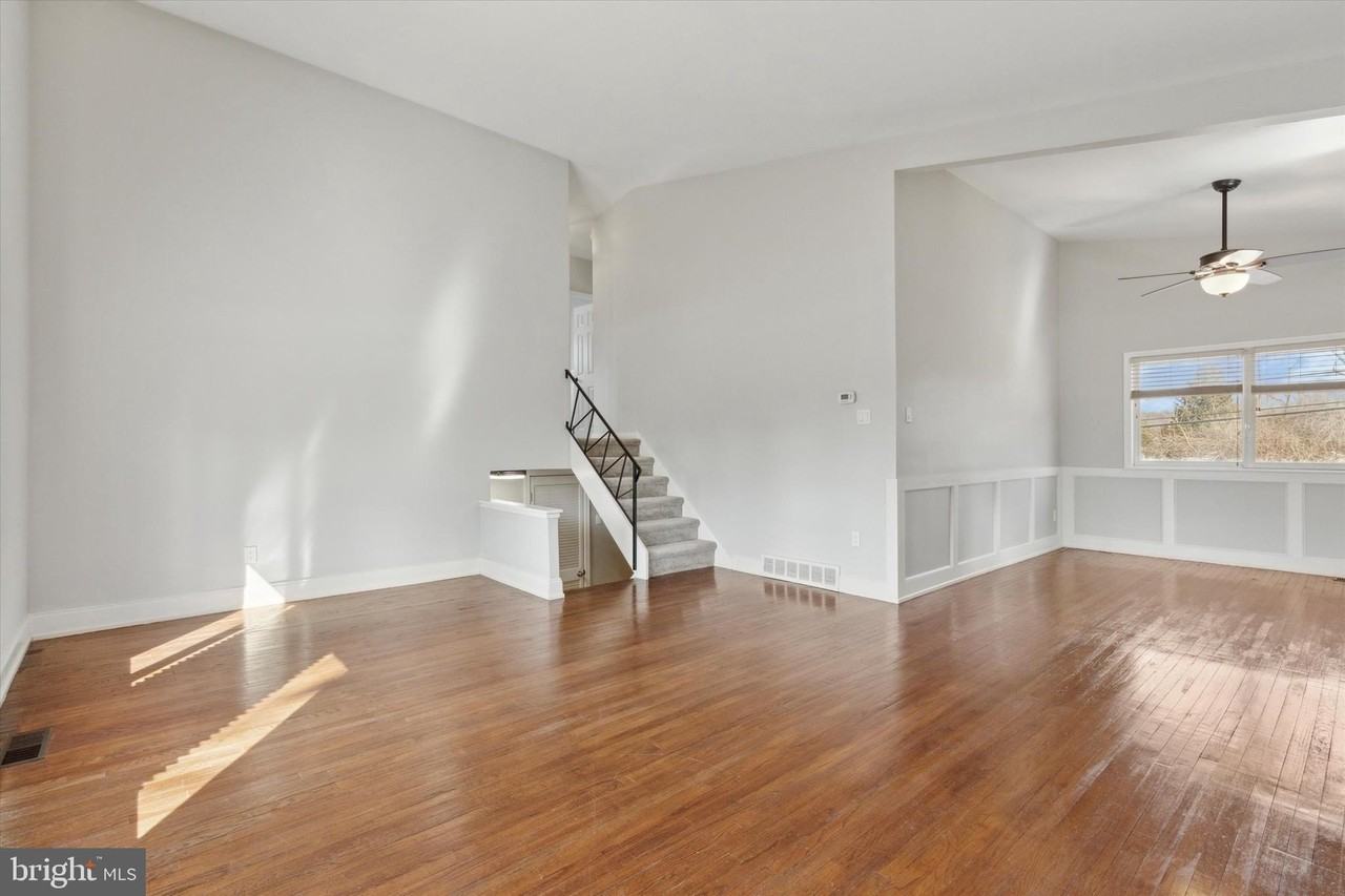 1633 Pulaski Dr - Photo 2 of 13