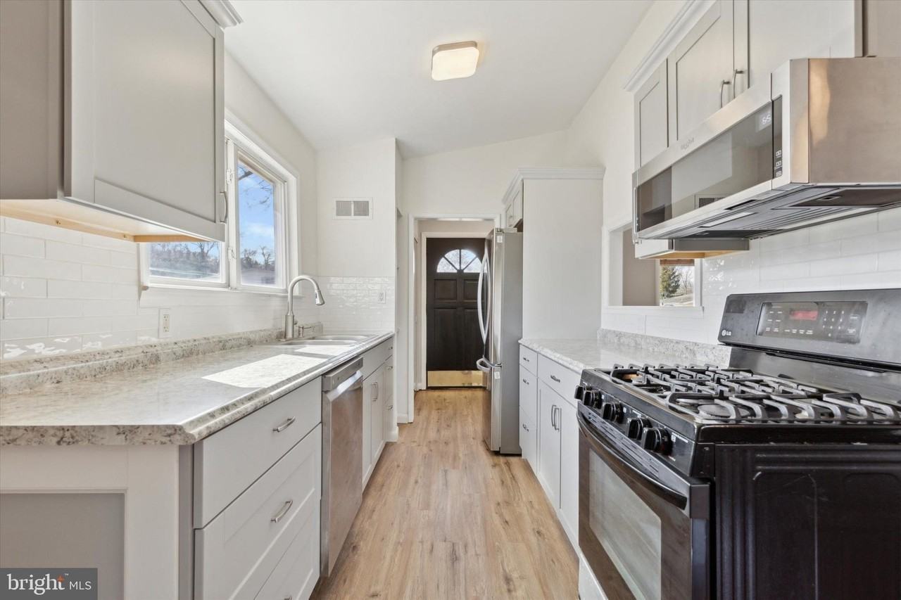 1633 Pulaski Dr - Photo 6 of 13