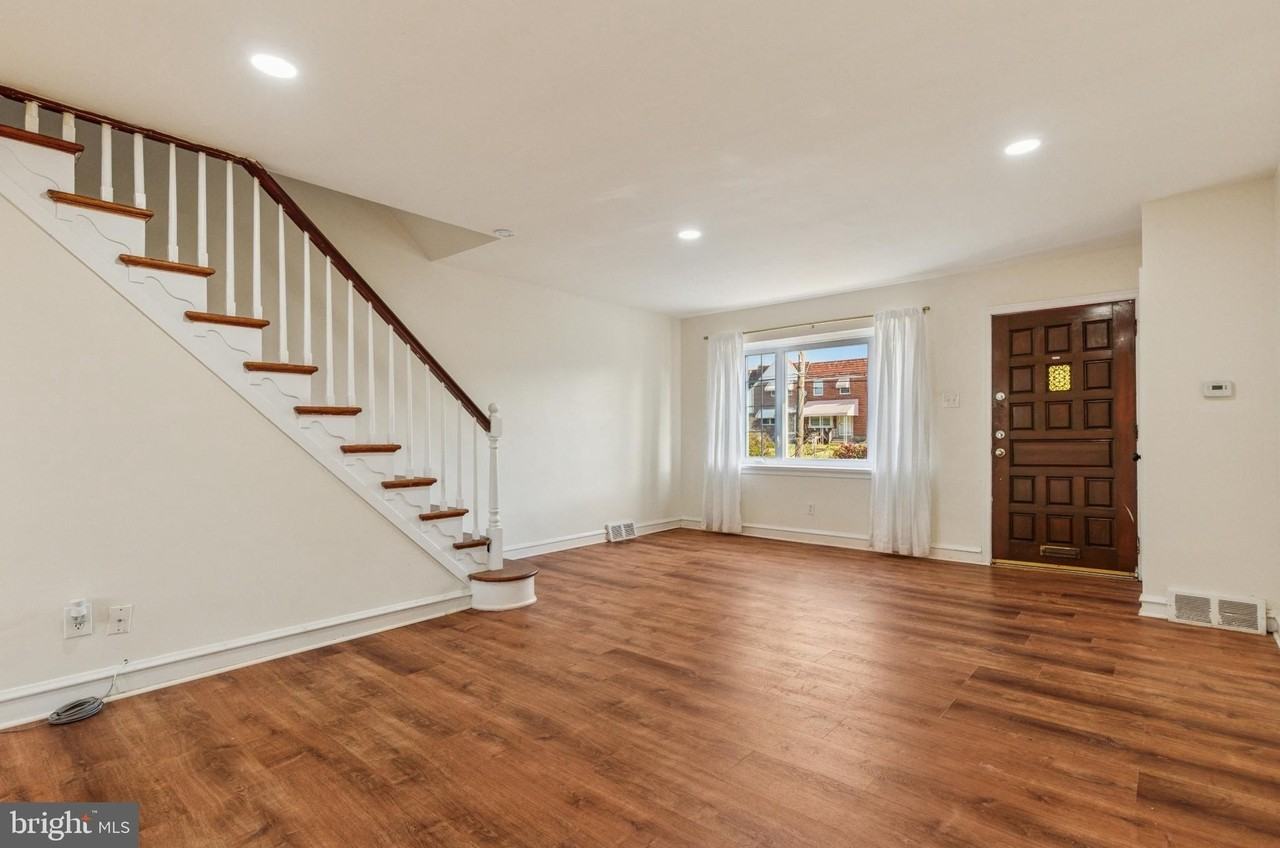 7816 Thouron Ave - Photo 2 of 14