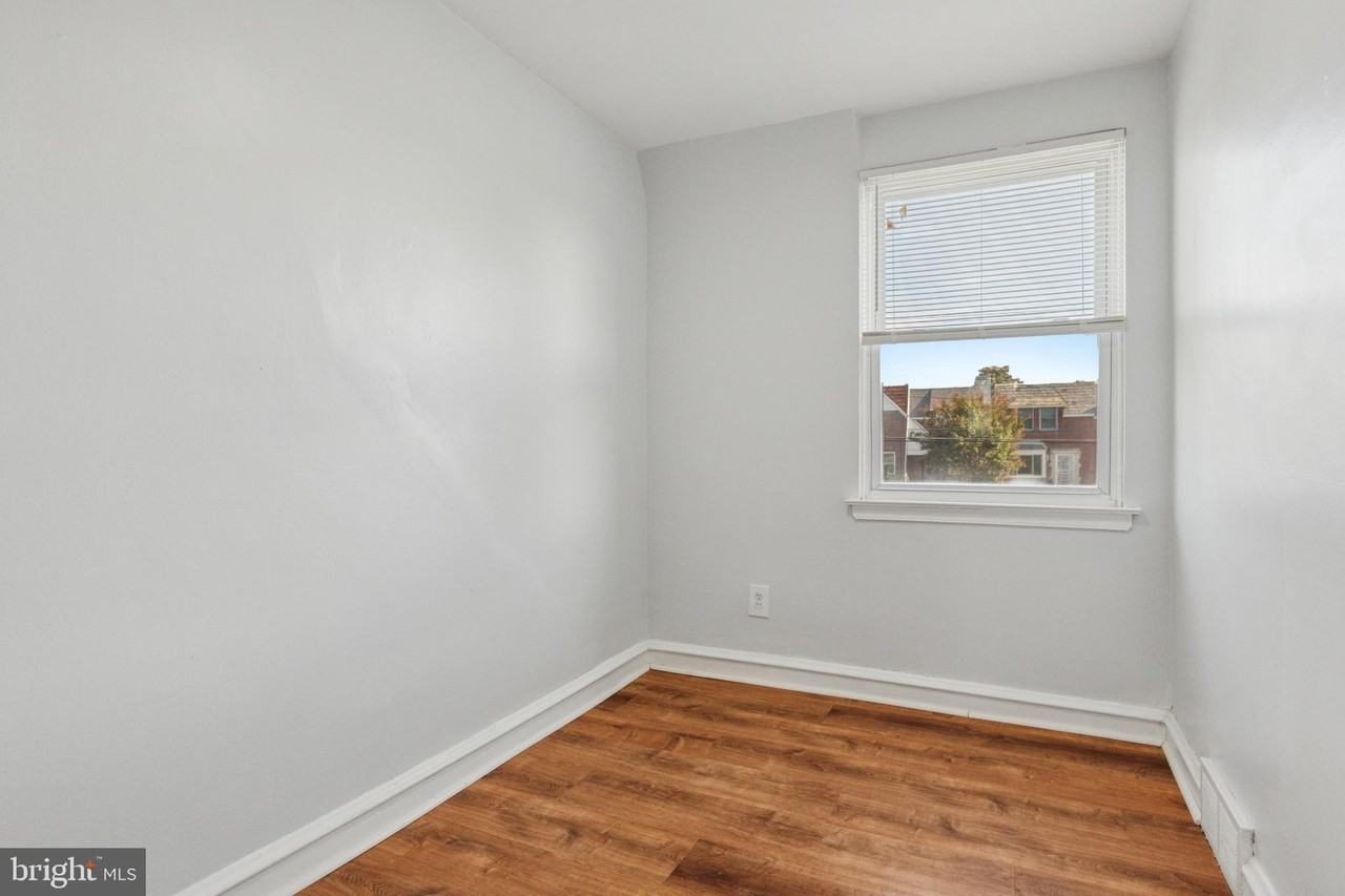 7816 Thouron Ave - Photo 6 of 14