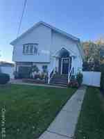 featured image of 845 Prescott Pl