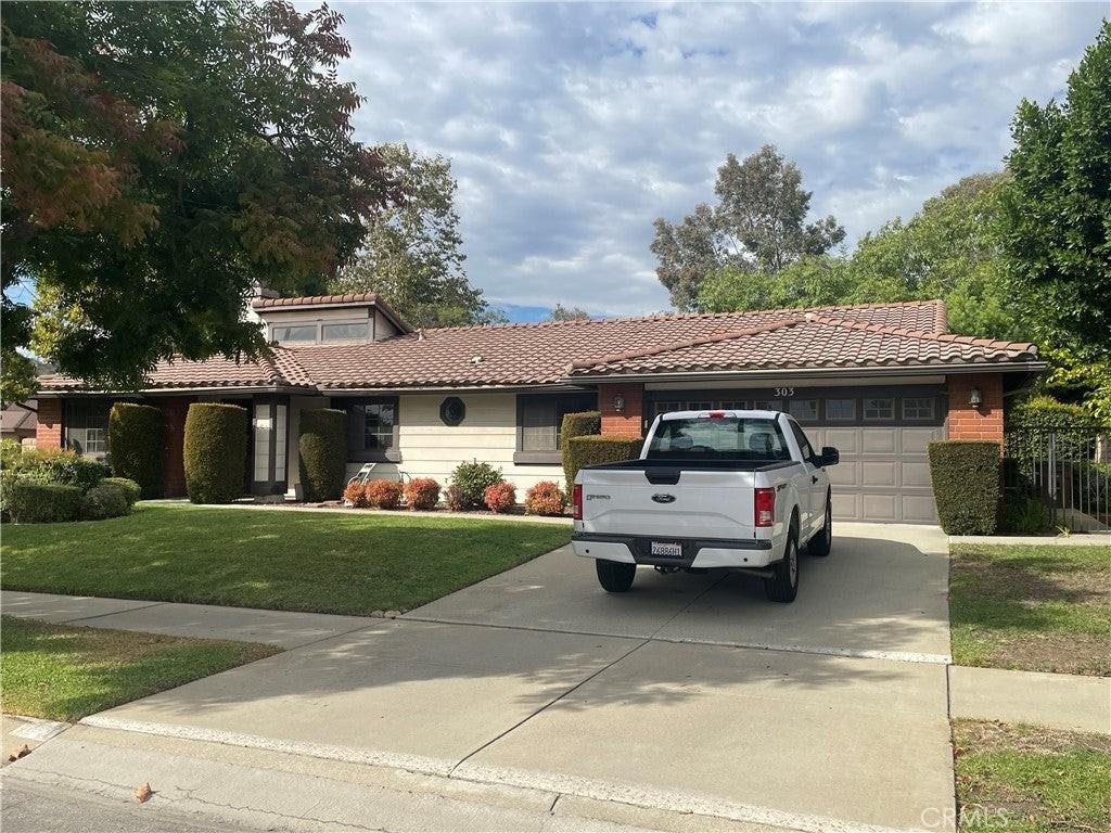 303 E Dunbarton Pl - Photo 2 of 21