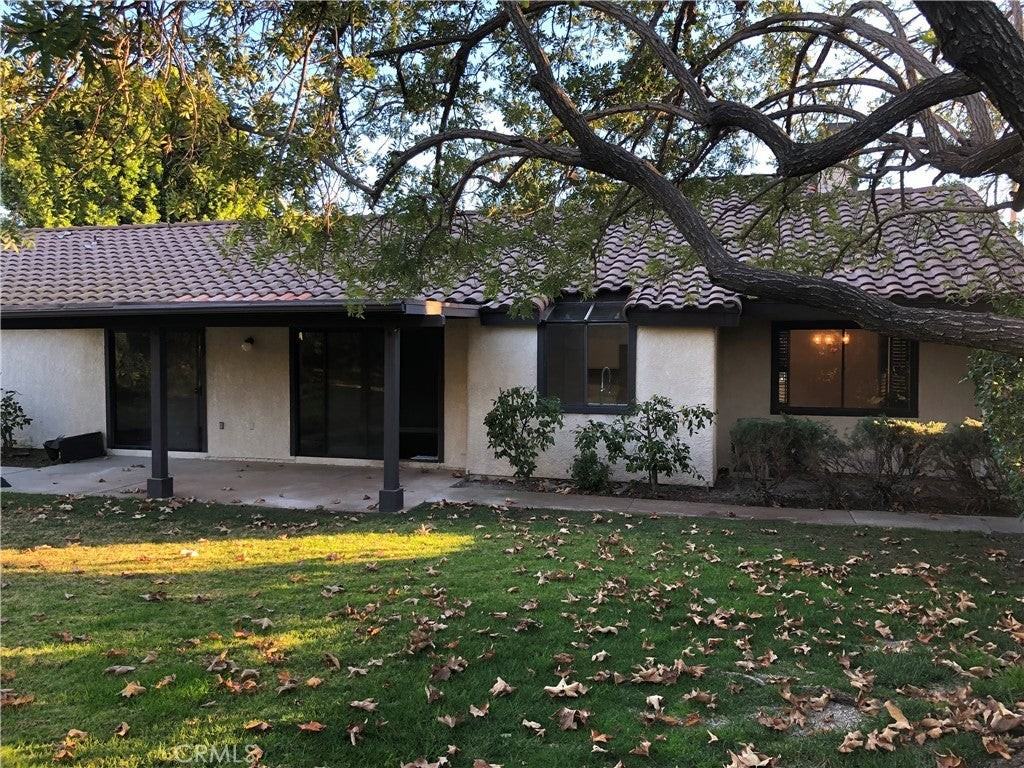 303 E Dunbarton Pl - Photo 3 of 21