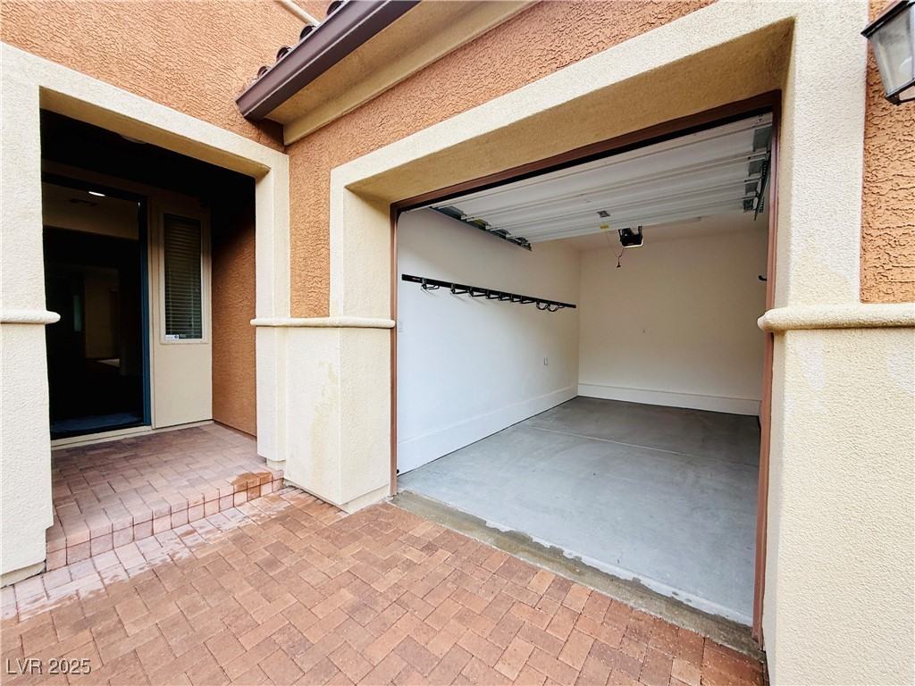 285 Mandarin Hill Ln - Photo 4 of 38