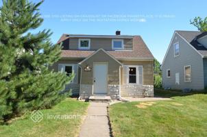 featured image of 1923 Arlington Ave E