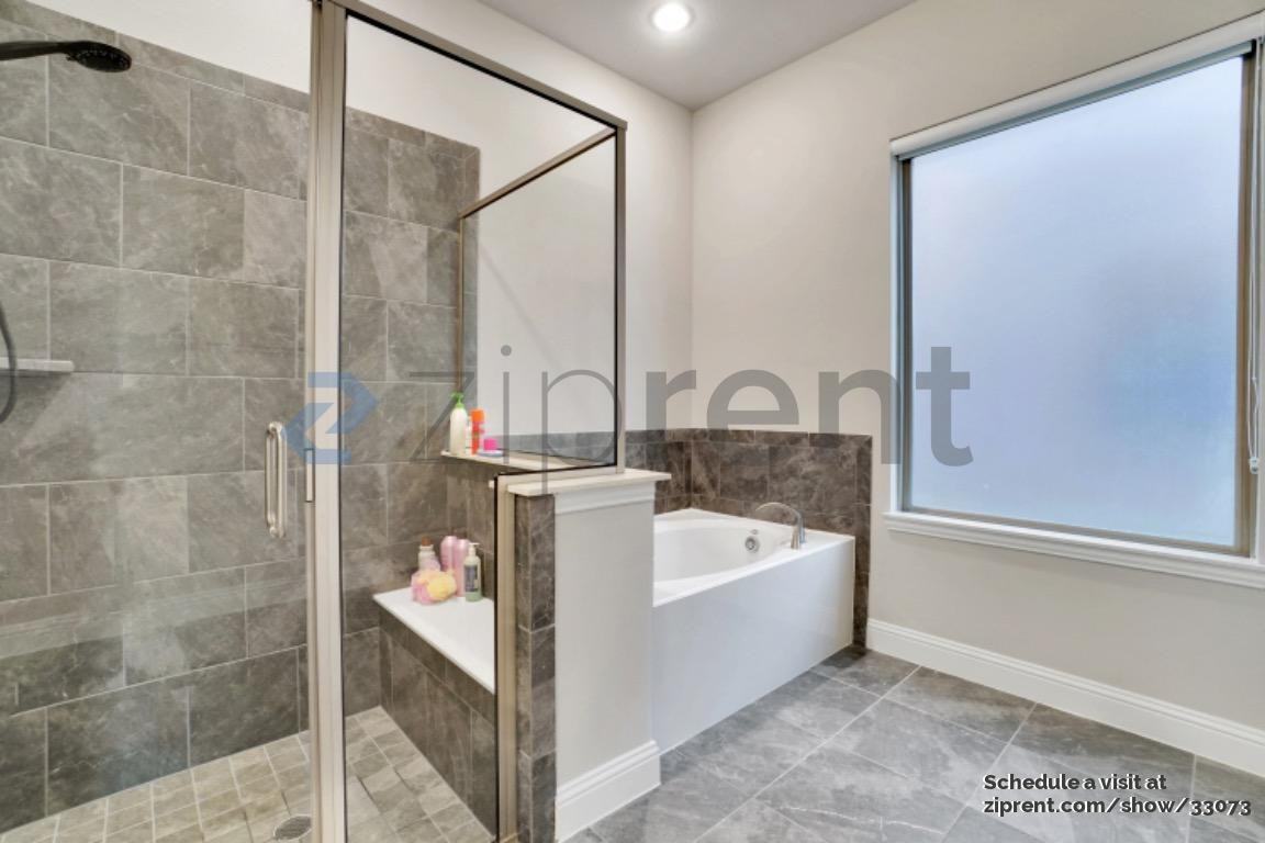 12790 Royal Oaks Ln - Photo 4 of 29