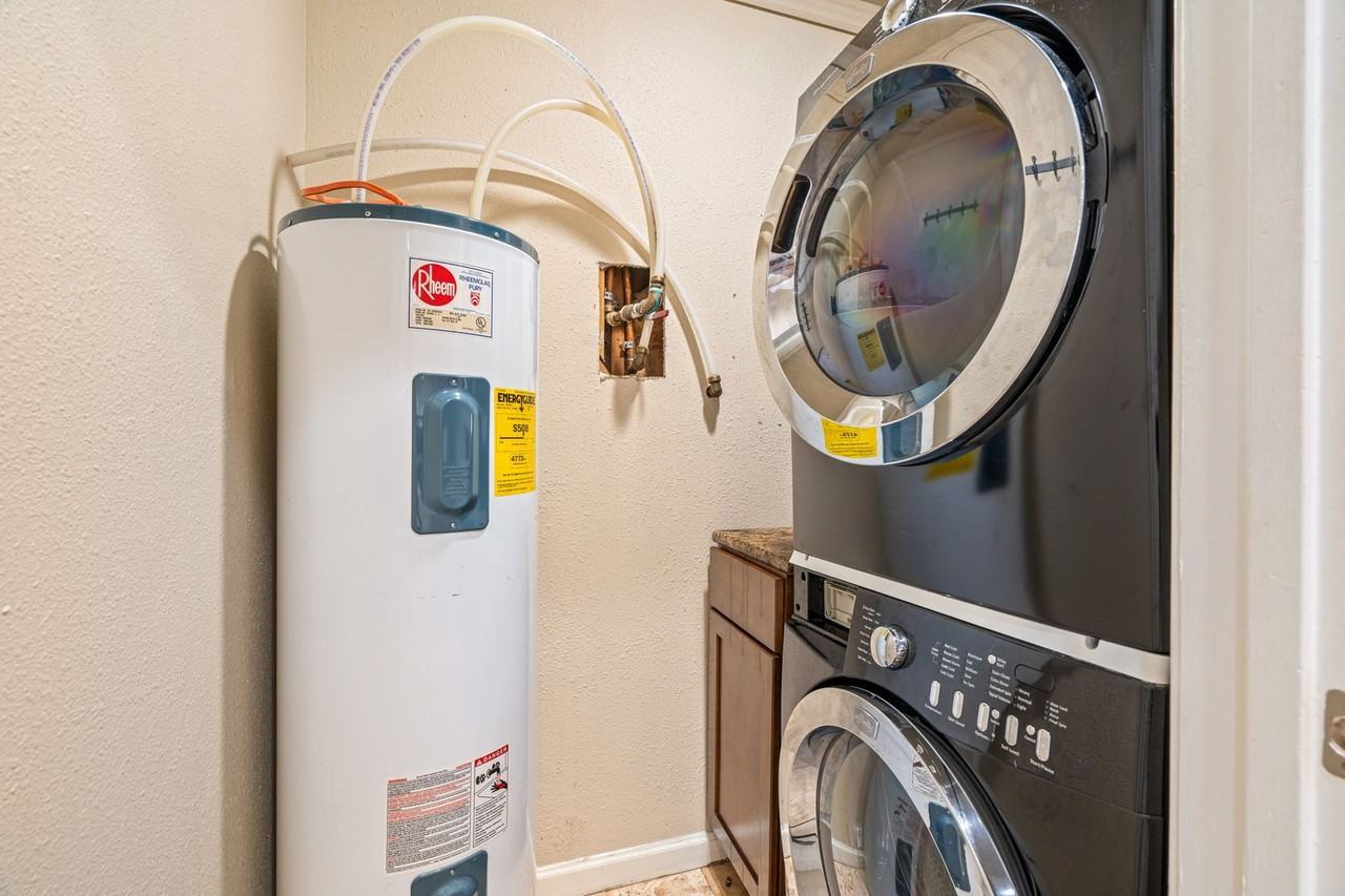 505 Bellevue Place - Photo 7 of 23