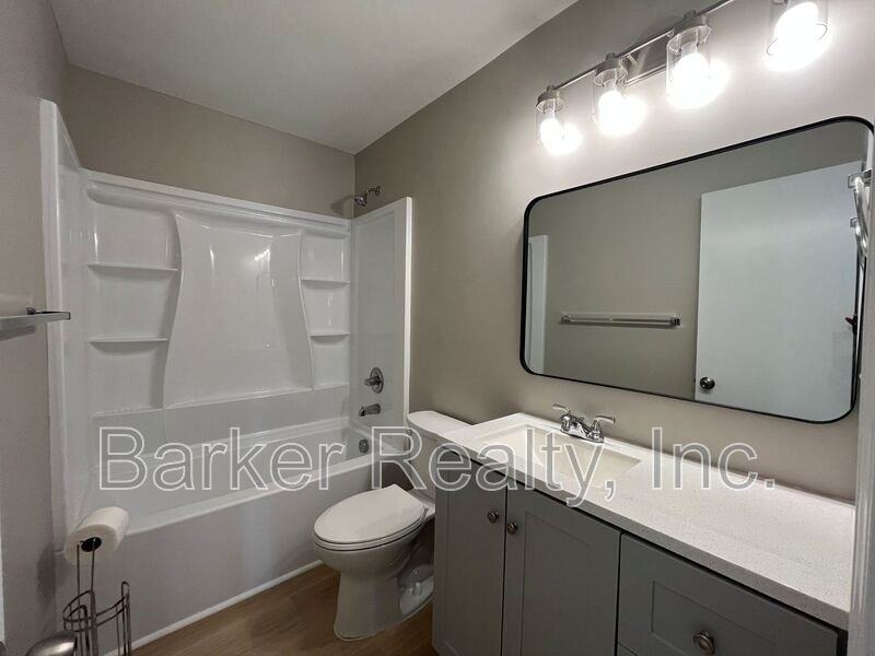 4608 - Photo 5 of 13