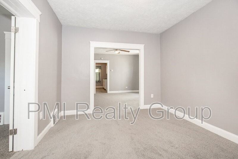 15711 School Ave #DOWN - Photo 2 of 14