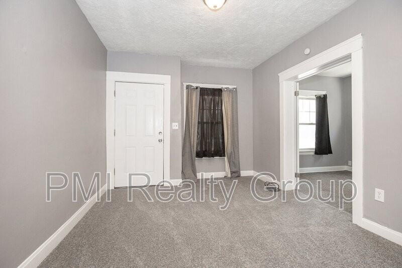 15711 School Ave #DOWN - Photo 3 of 14