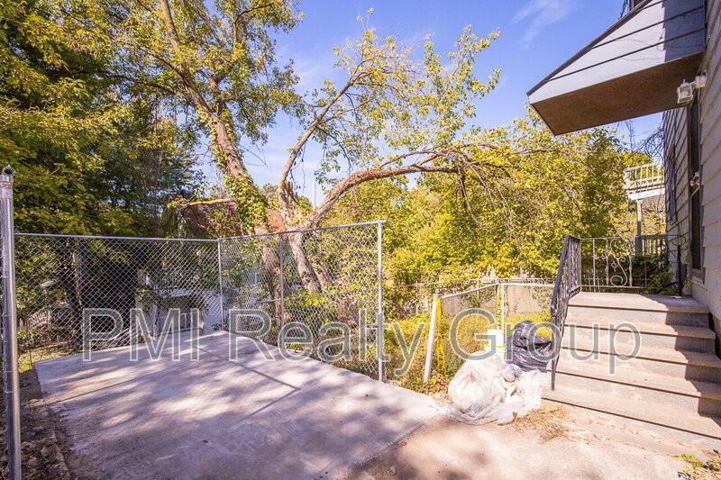 476 E 108th St - Photo 2 of 24