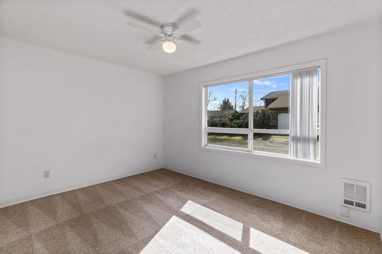 Lakeview Apartments Centralia, WA - Photo 7 of 8