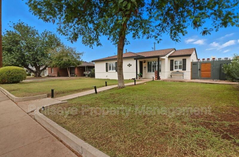 802 W Earll Dr - Photo 3 of 29