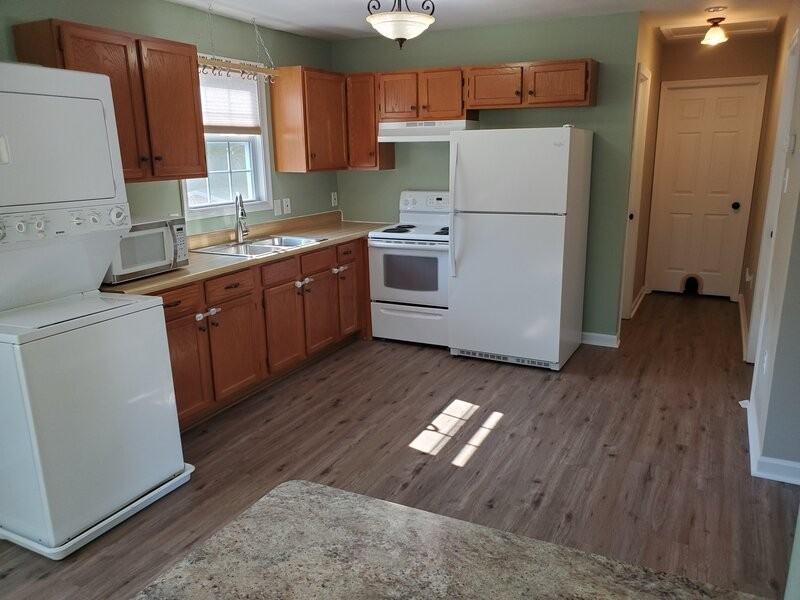 1562 Washington St #B - Photo 2 of 17