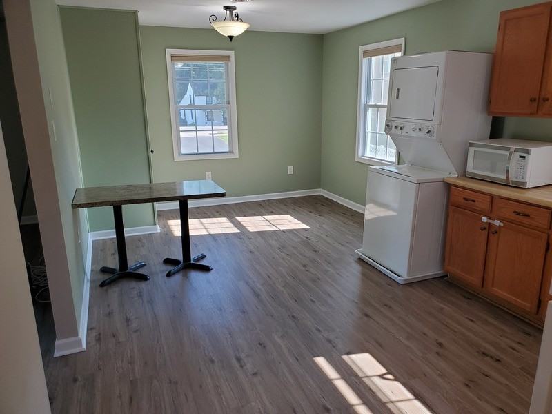 1562 Washington St #B - Photo 3 of 17