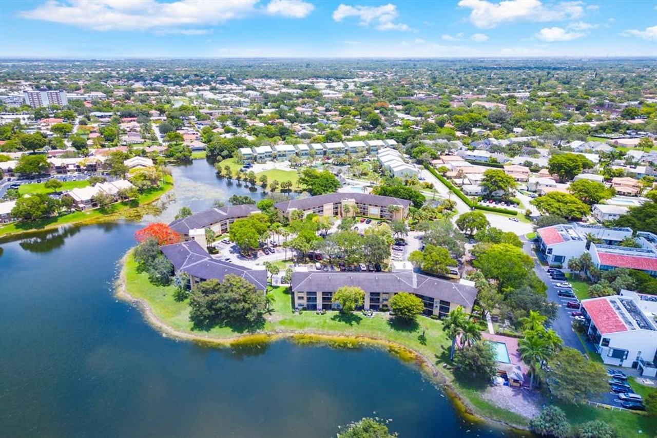 Island Club - Photo 3 of 13