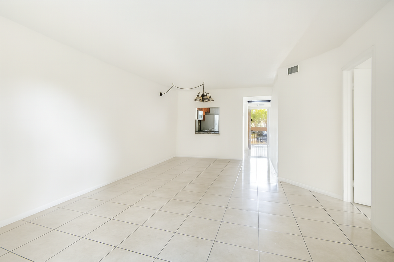 Island Club - Photo 7 of 13