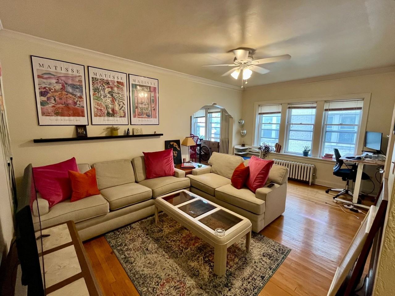 3825 N Oakland Ave - Photo 3 of 21