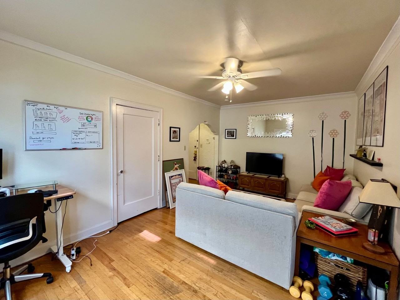 3825 N Oakland Ave - Photo 4 of 21