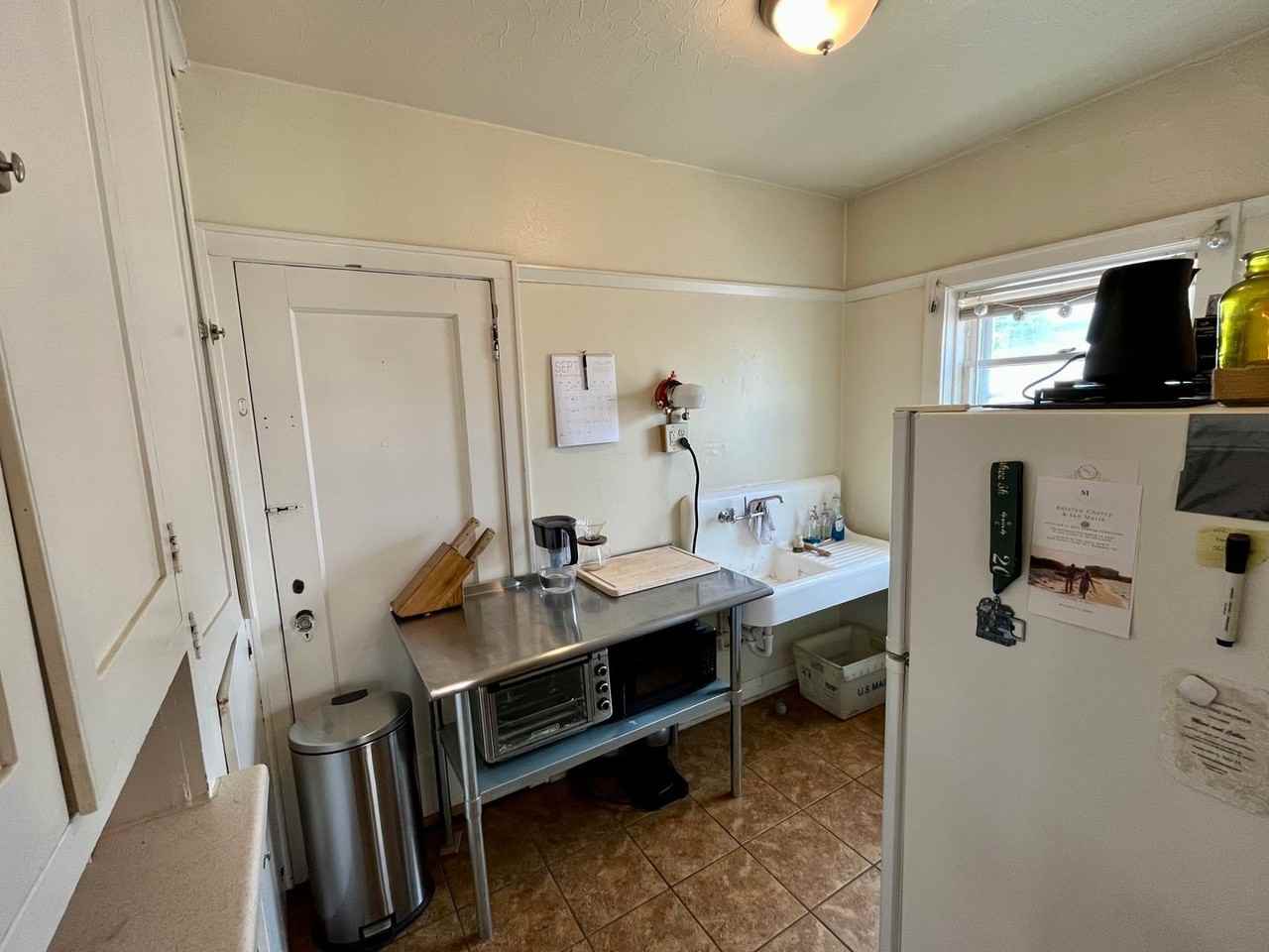 3825 N Oakland Ave - Photo 7 of 21