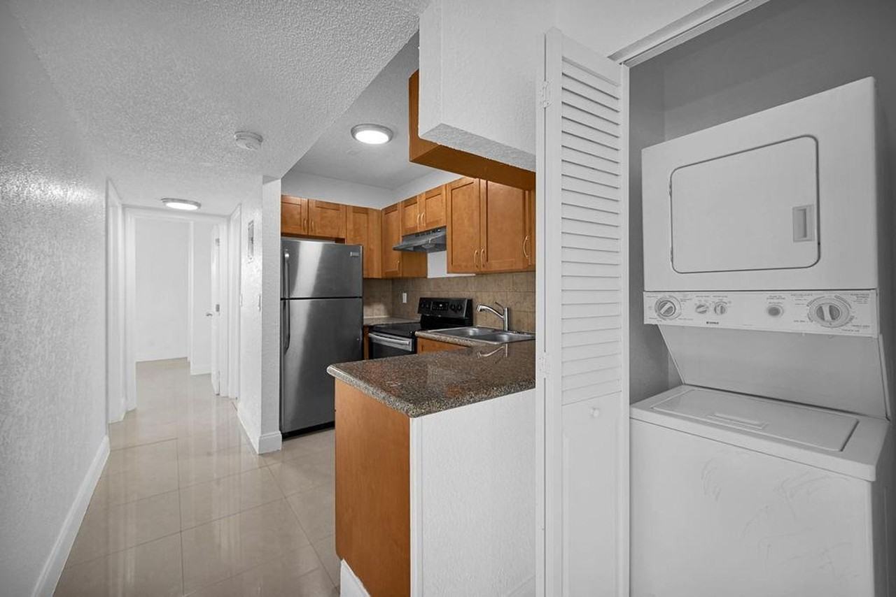 Waterford Villas - Photo 7 of 28