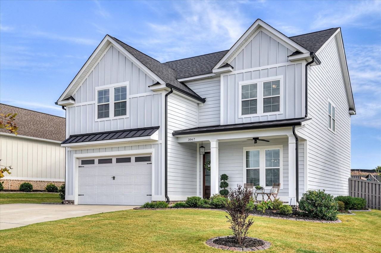 3067 Rosewood Dr - Photo 3 of 50