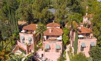 featured image of 1901 Orchid Ave