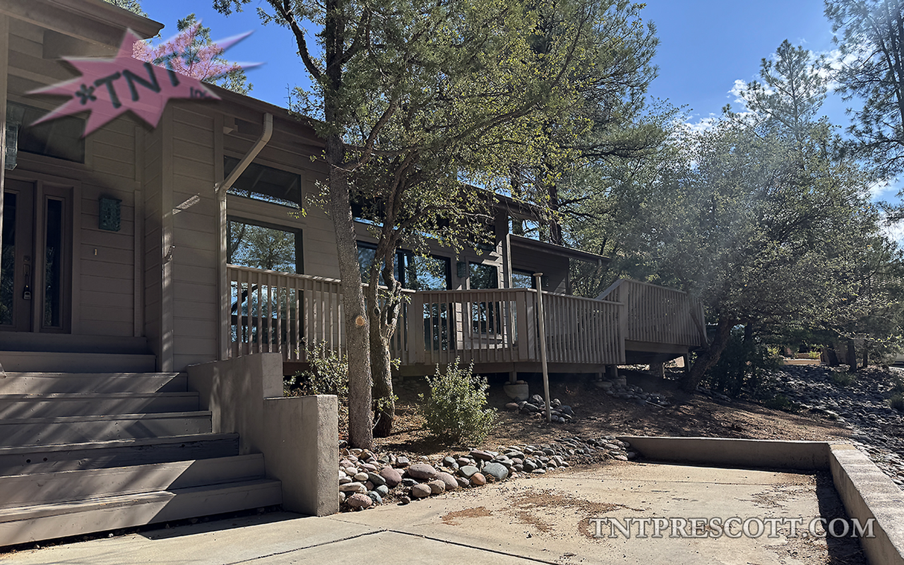 1281 Tanglewood Rd - Photo 2 of 27