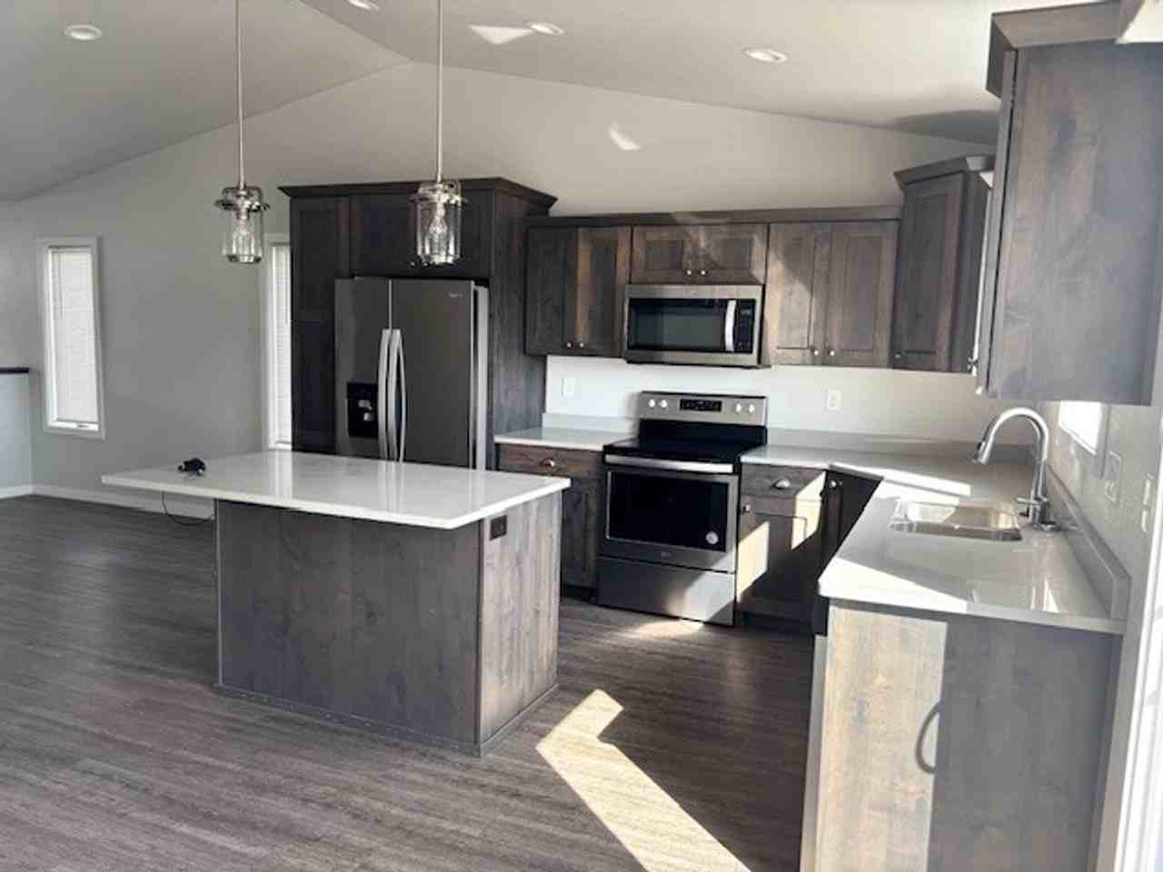 965 Ashley Dr W - Photo 2 of 8