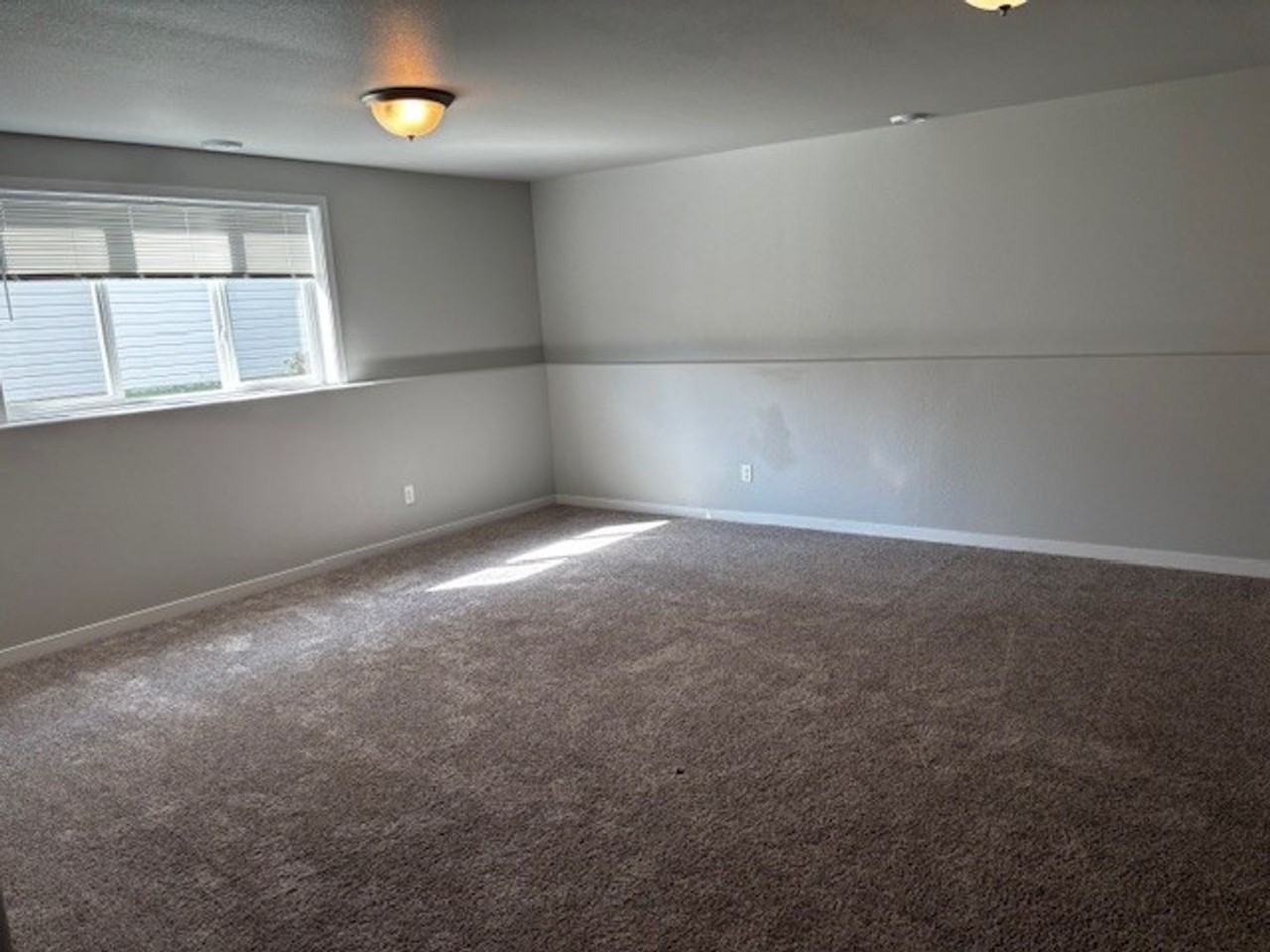 965 Ashley Dr W - Photo 5 of 8