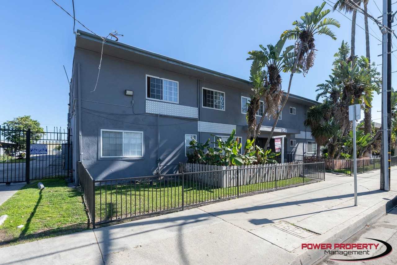 14800 Chadron Ave - Photo 2 of 5