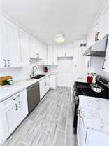 2 WEEKS FREE! - Fully remodeled! - Photo 1 of 1