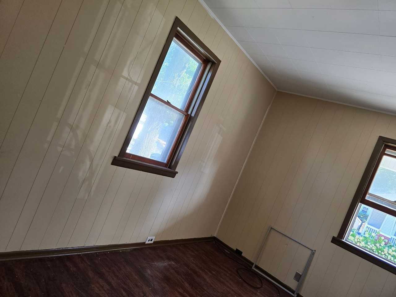 411 North Aurora Street - Photo 3 of 19