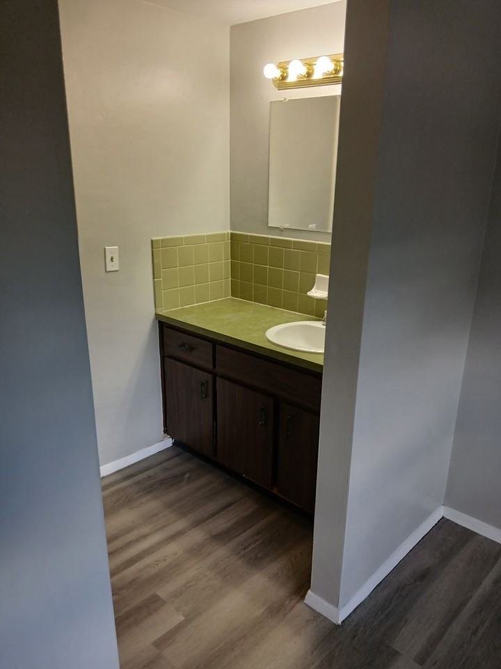 6447 Eric Dr - Photo 7 of 20