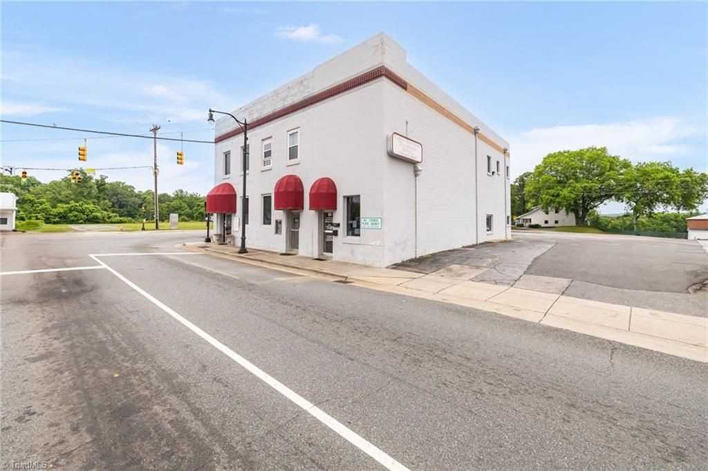 600 Washington St - Photo 3 of 3