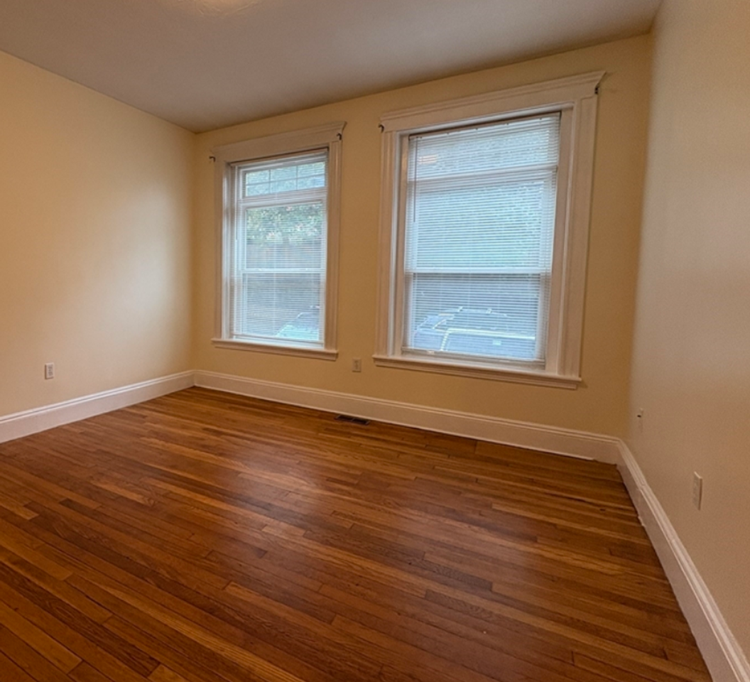 191 Winthrop Rd - Photo 3 of 4