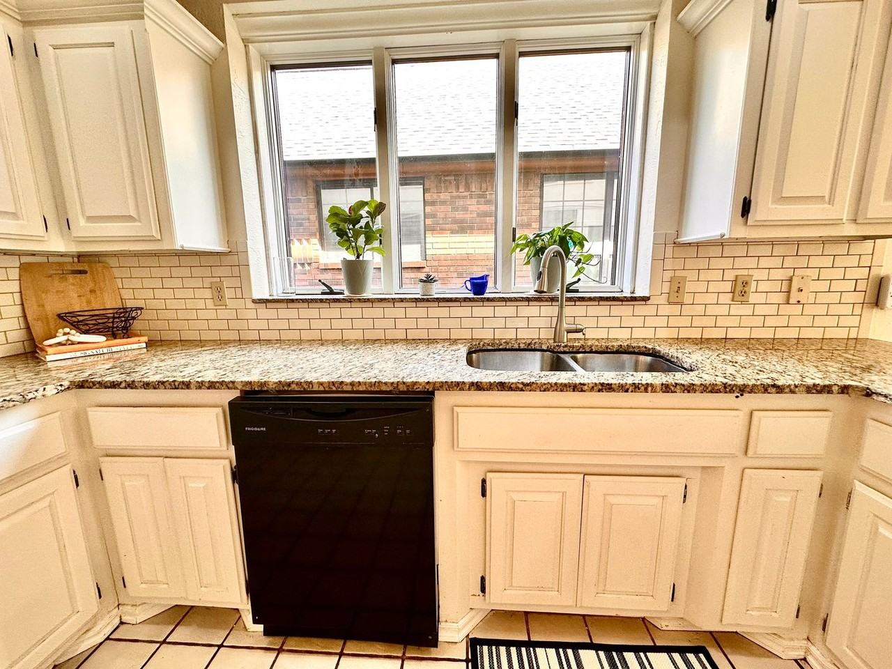 4232 Northwest 144th Street - Photo 7 of 50