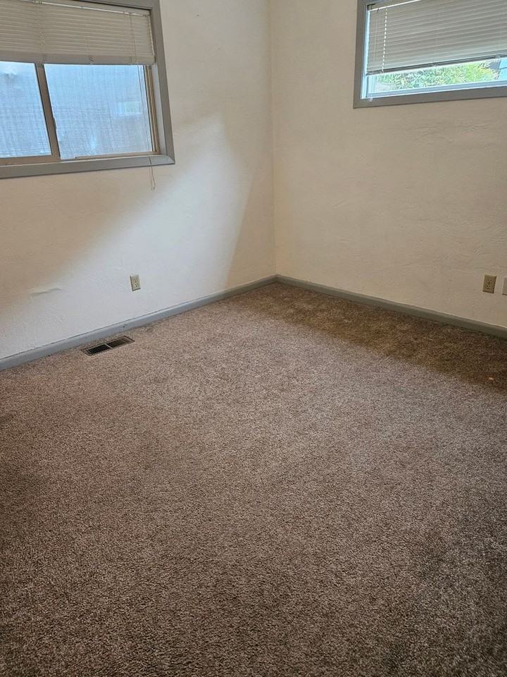 669 Arleta Pl Ne - Photo 4 of 7