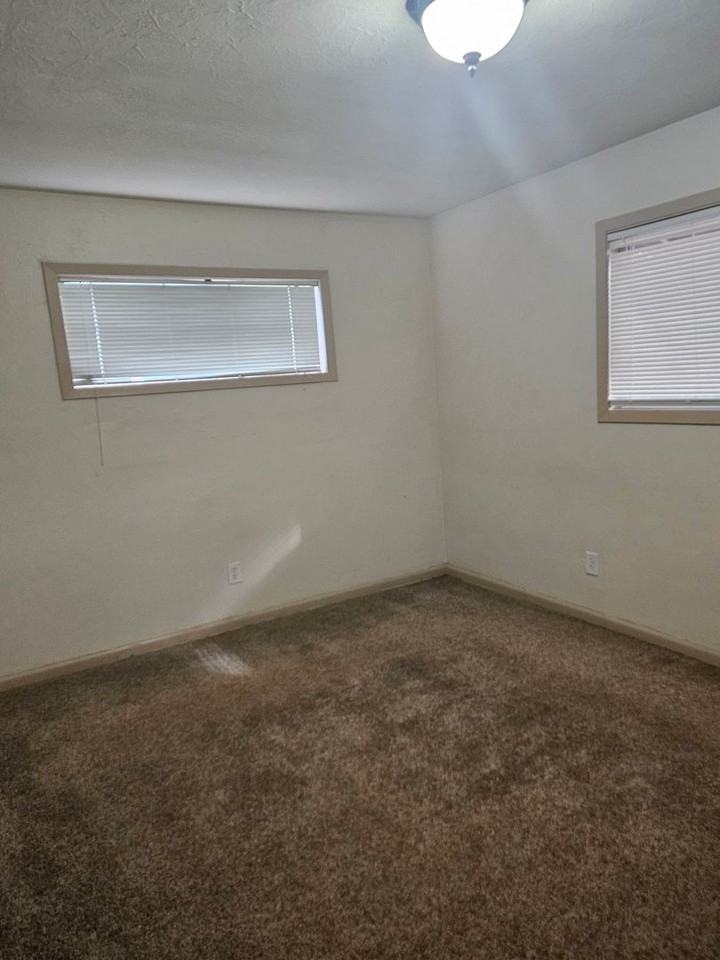 669 Arleta Pl Ne - Photo 5 of 7