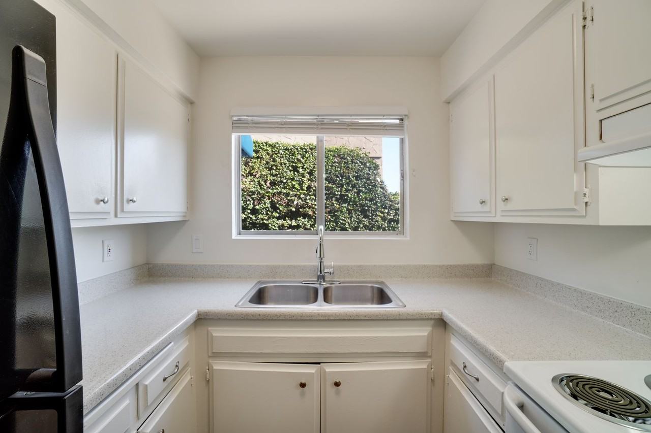 Wave Crest - Photo 2 of 11